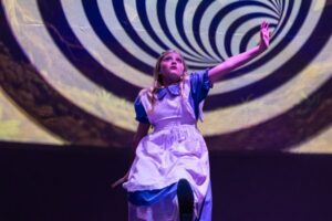 tn-500_260924-0388-nvpa-alice-in-wonderland