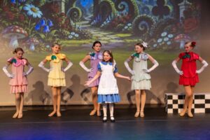 tn-500_260924-0830-nvpa-alice-in-wonderland